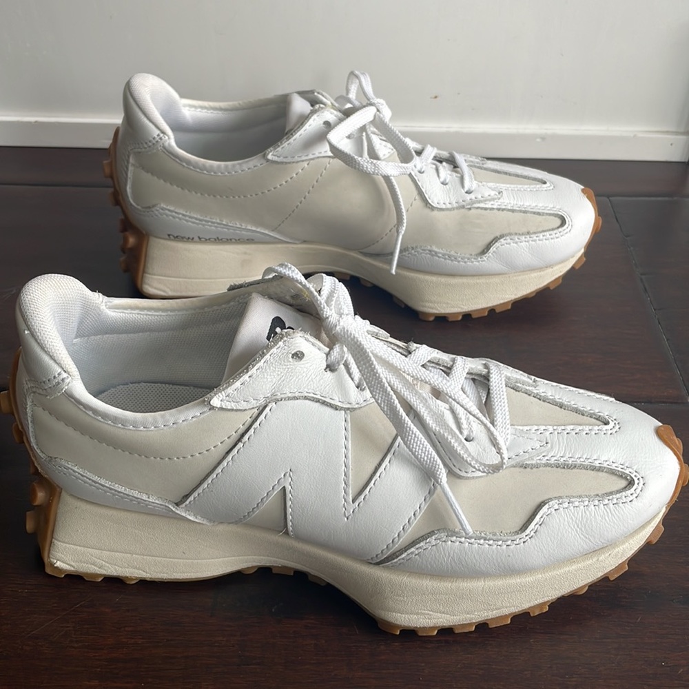 New Balance 327